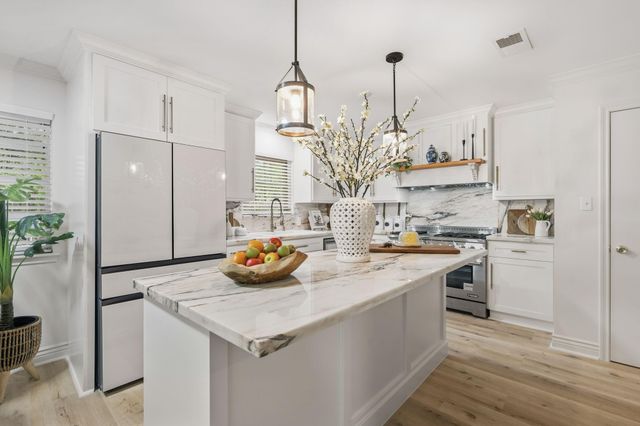 1957 Ogrady Drive, Conroe, TX 77304