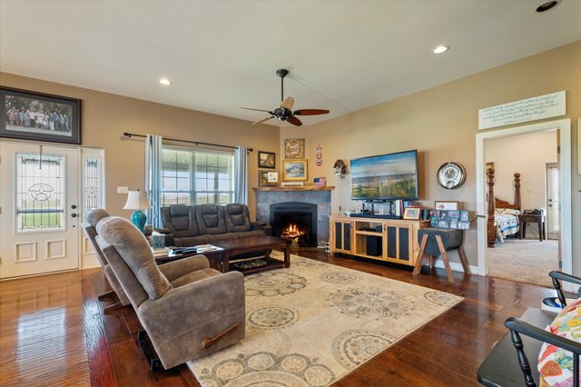 2801 Agnes Circle, Springtown, TX 76082