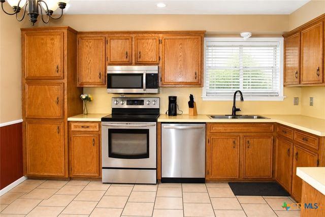 1603 Alcoa Avenue, Rockdale, TX 76567