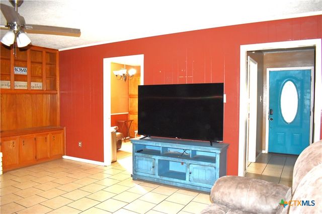1603 Alcoa Avenue, Rockdale, TX 76567