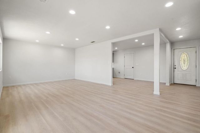 8770 Gerber Rd, Sacramento, CA 95828