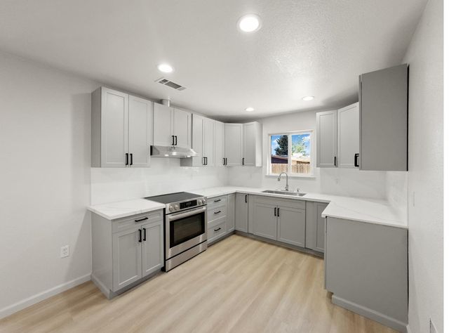 8770 Gerber Rd, Sacramento, CA 95828