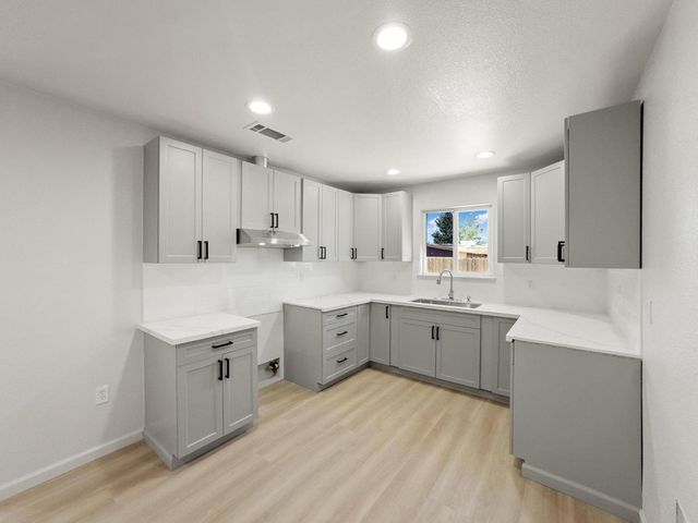 8770 Gerber Rd, Sacramento, CA 95828