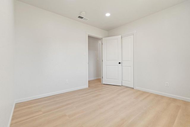 8770 Gerber Rd, Sacramento, CA 95828