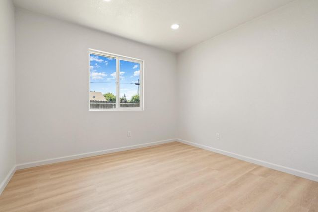 8770 Gerber Rd, Sacramento, CA 95828
