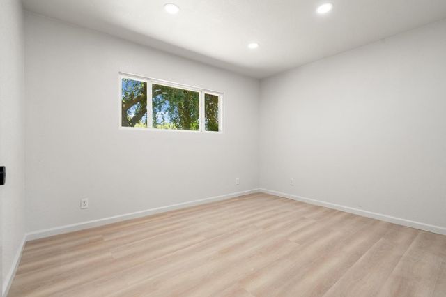 8770 Gerber Rd, Sacramento, CA 95828