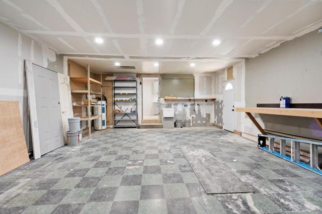 8770 Gerber Rd, Sacramento, CA 95828