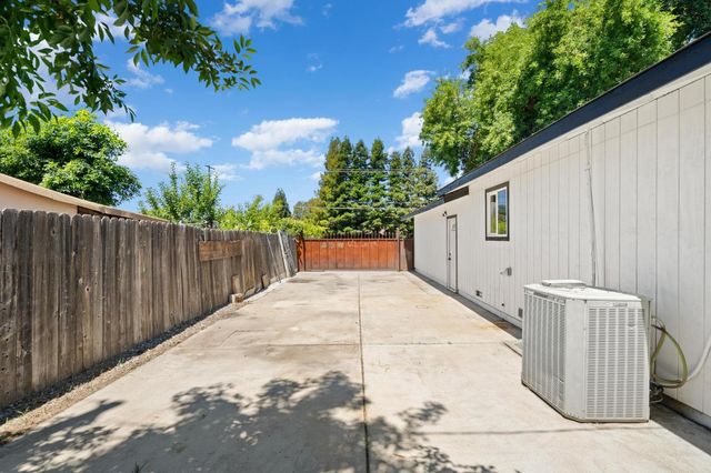8770 Gerber Rd, Sacramento, CA 95828