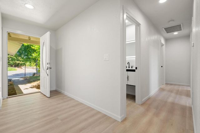 8770 Gerber Rd, Sacramento, CA 95828