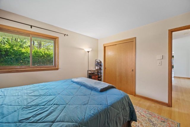 6660 Braeburn LANE, Glendale, WI 53209