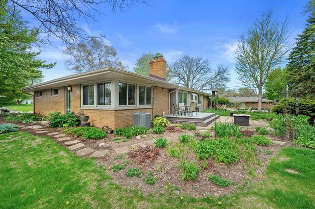 6660 Braeburn LANE, Glendale, WI 53209