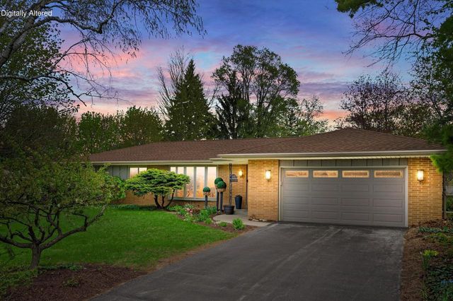 6660 Braeburn LANE, Glendale, WI 53209