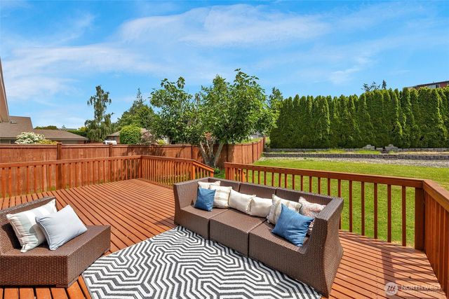 816 Aloha Place, Edmonds, WA 98020