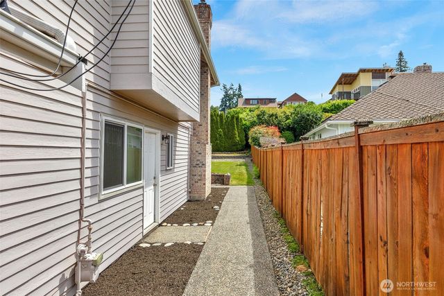 816 Aloha Place, Edmonds, WA 98020