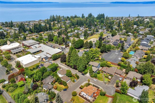 816 Aloha Place, Edmonds, WA 98020