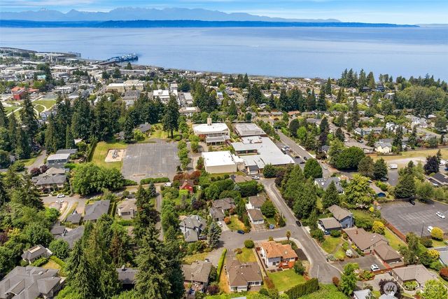 816 Aloha Place, Edmonds, WA 98020