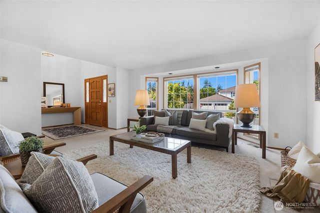 816 Aloha Place, Edmonds, WA 98020