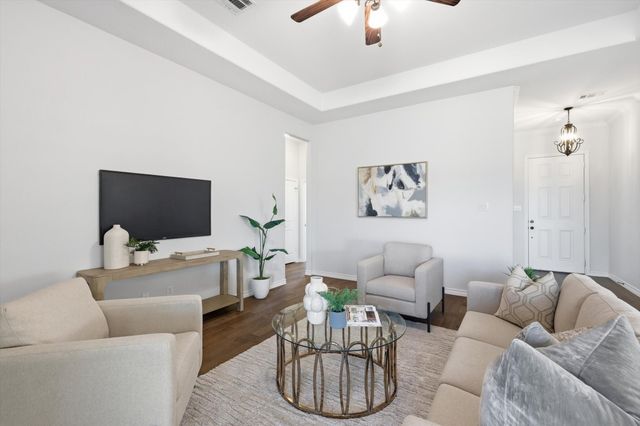 364 Sugar Creek Lane, Fort Worth, TX 76131