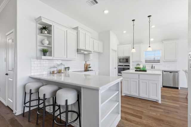 364 Sugar Creek Lane, Fort Worth, TX 76131