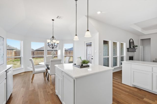 364 Sugar Creek Lane, Fort Worth, TX 76131