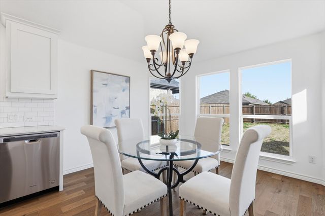 364 Sugar Creek Lane, Fort Worth, TX 76131