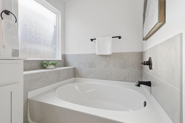 364 Sugar Creek Lane, Fort Worth, TX 76131