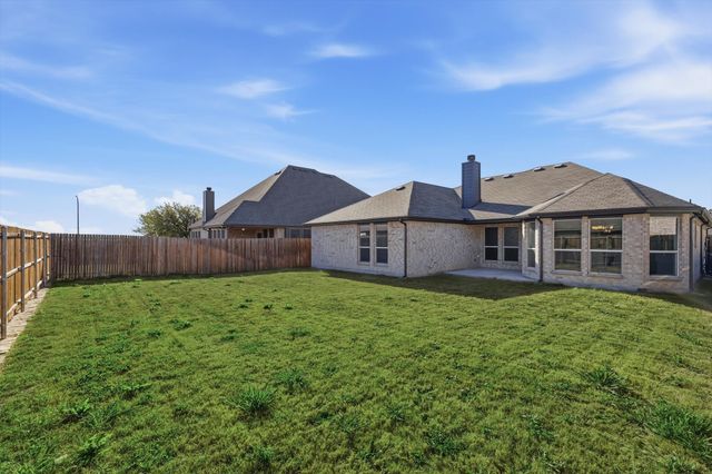 364 Sugar Creek Lane, Fort Worth, TX 76131