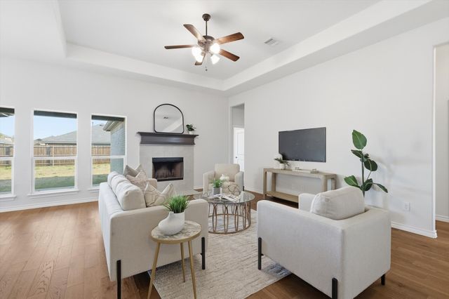 364 Sugar Creek Lane, Fort Worth, TX 76131