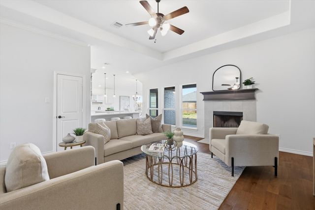 364 Sugar Creek Lane, Fort Worth, TX 76131