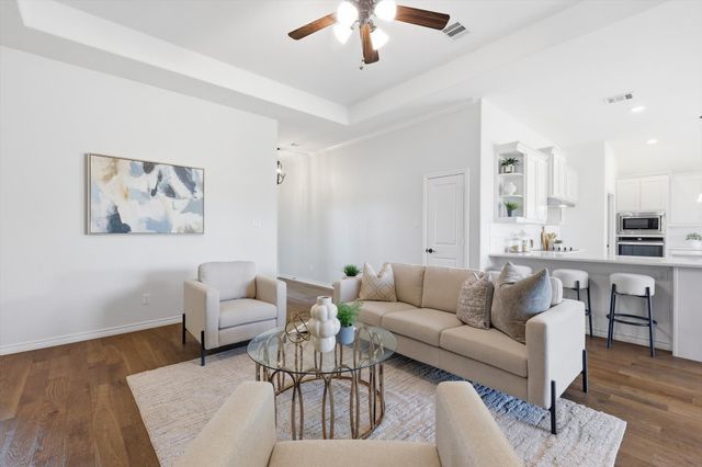 364 Sugar Creek Lane, Fort Worth, TX 76131