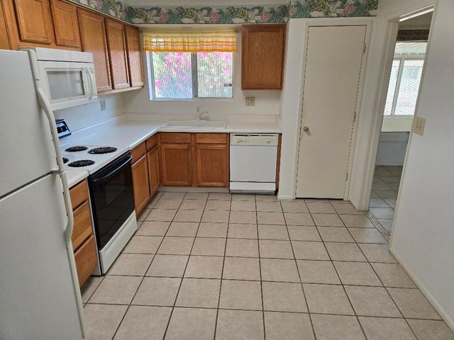 15457 N Ridgeview Road, Sun City, AZ 85351