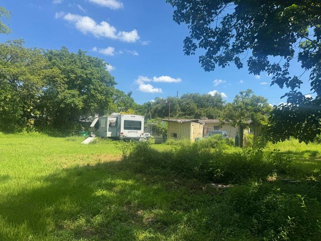 14242 SW 14th Street, Davie, FL 33325