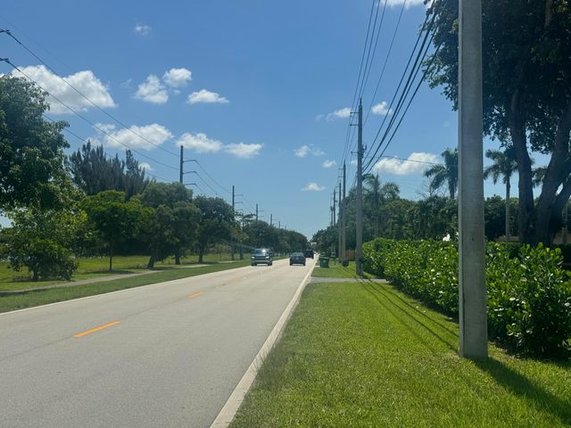 14242 SW 14th Street, Davie, FL 33325