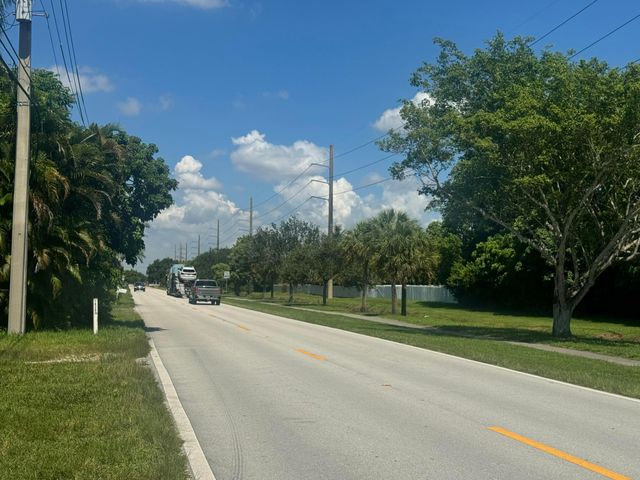 14242 SW 14th Street, Davie, FL 33325