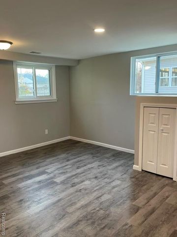 29311 Rockcastle Street, Farmington, MI 48336