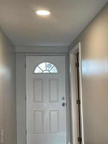 29311 Rockcastle Street, Farmington, MI 48336