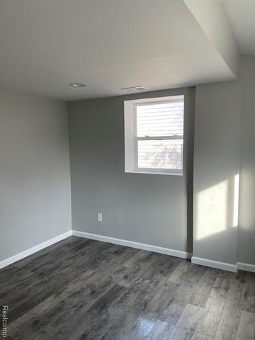 29311 Rockcastle Street, Farmington, MI 48336