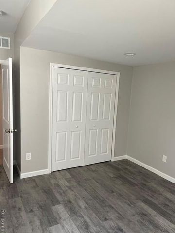 29311 Rockcastle Street, Farmington, MI 48336