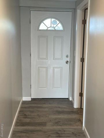29311 Rockcastle Street, Farmington, MI 48336