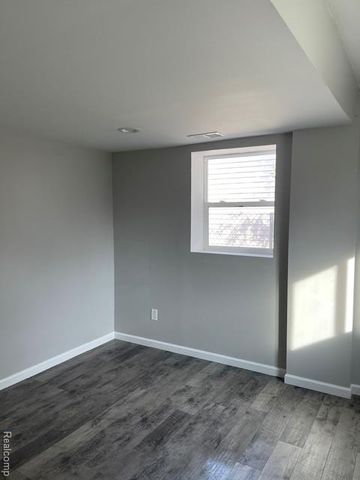 29311 Rockcastle Street, Farmington, MI 48336
