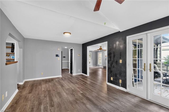 216 Admiral CT, Hampton, VA 23669