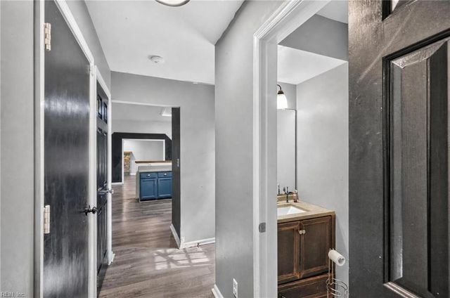 216 Admiral CT, Hampton, VA 23669