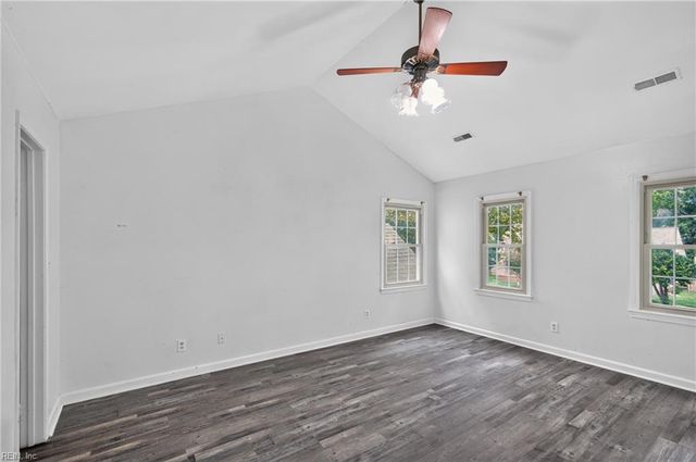 216 Admiral CT, Hampton, VA 23669