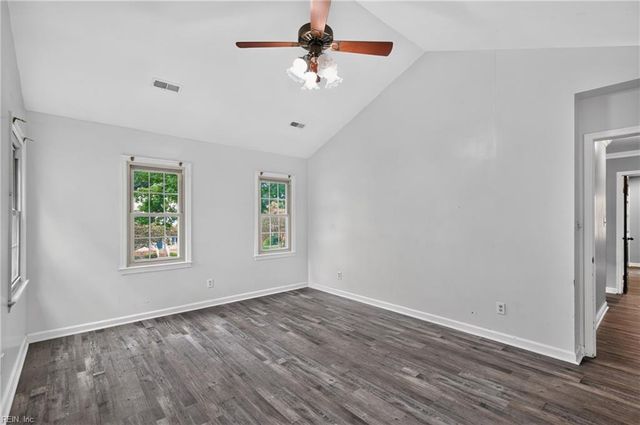 216 Admiral CT, Hampton, VA 23669