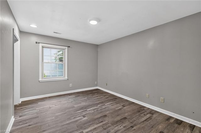216 Admiral CT, Hampton, VA 23669