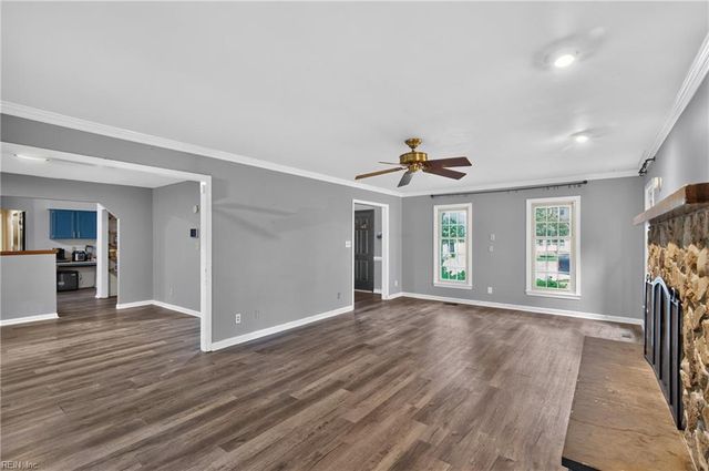 216 Admiral CT, Hampton, VA 23669
