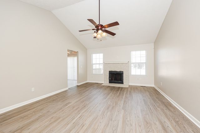 620 Cedar Bend Ln, La Vergne, TN 37086