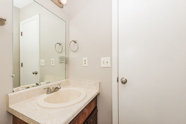 620 Cedar Bend Ln, La Vergne, TN 37086