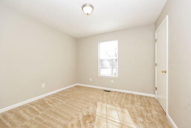 620 Cedar Bend Ln, La Vergne, TN 37086