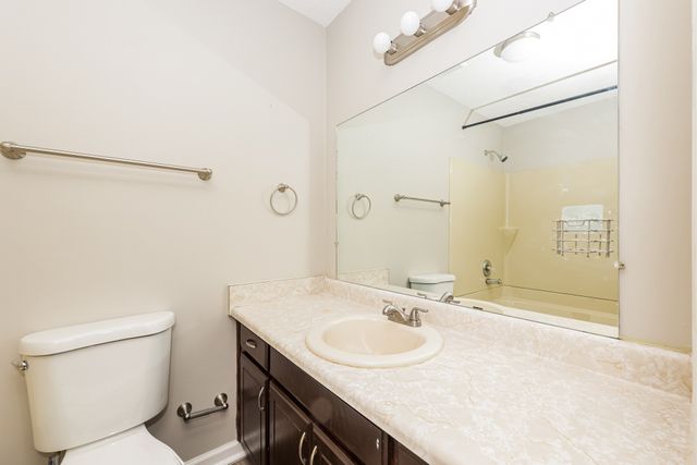 620 Cedar Bend Ln, La Vergne, TN 37086